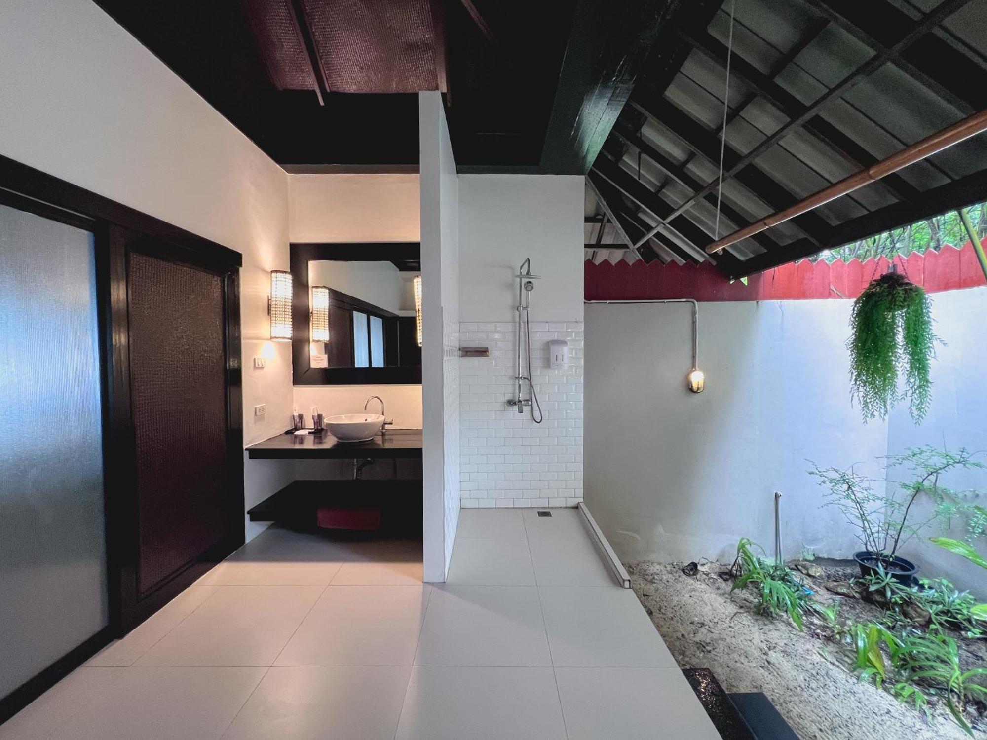 Sevenseas Resort Крадан Экстерьер фото