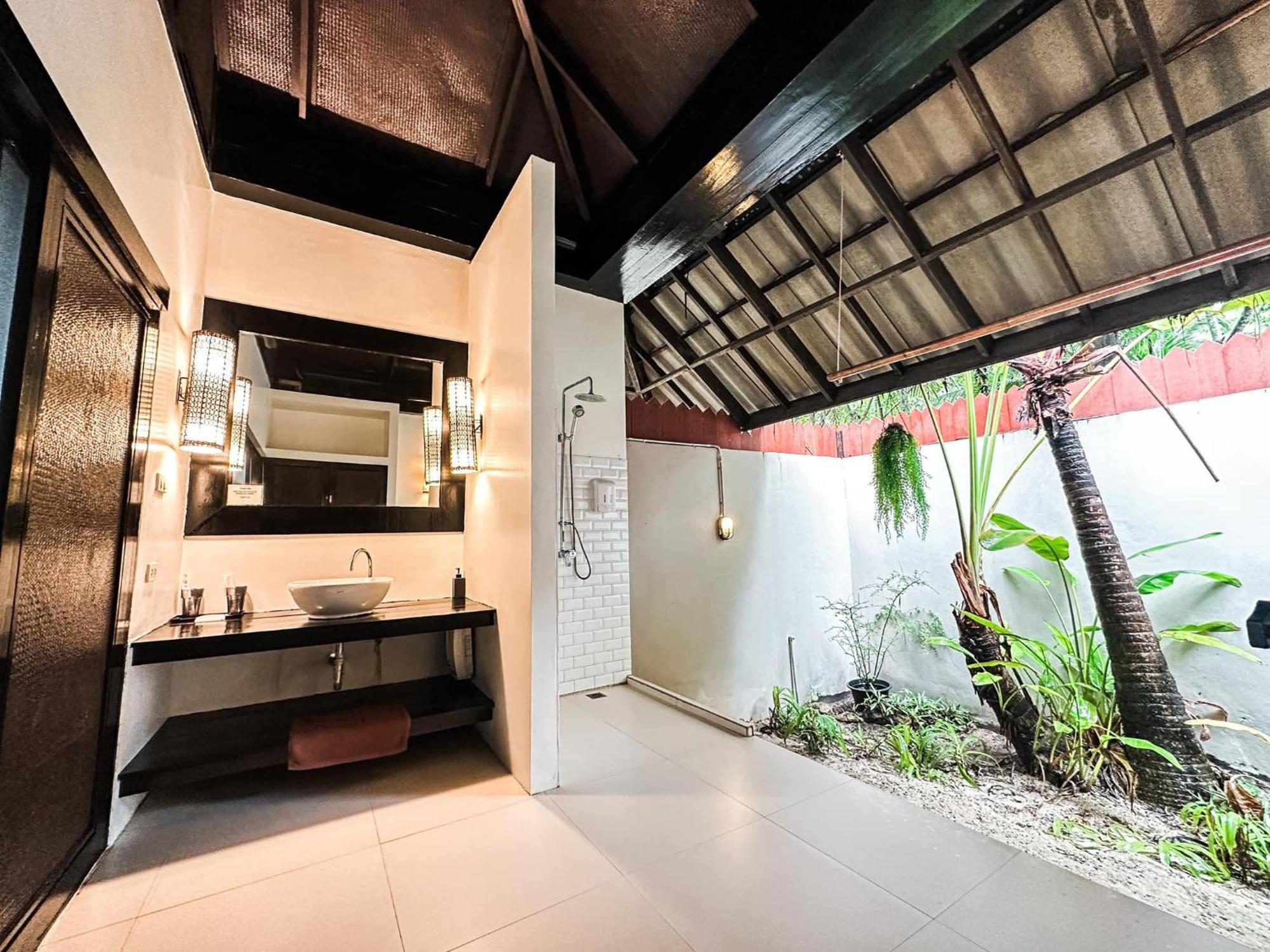 Sevenseas Resort Крадан Экстерьер фото